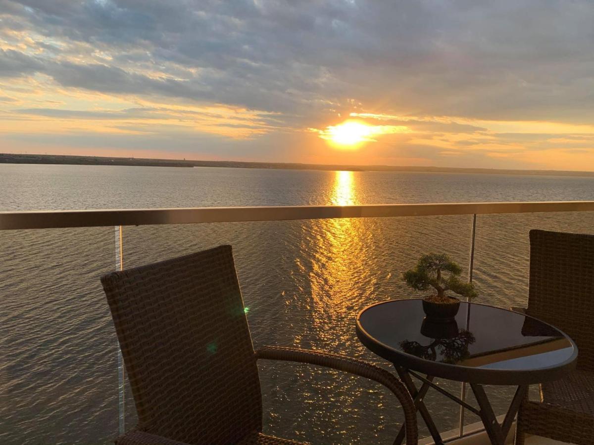 Apartment Sunset Lake View Мамая Екстер'єр фото